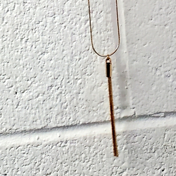 New Guess Polished Tassel Necklace. - Picture 3 of 13